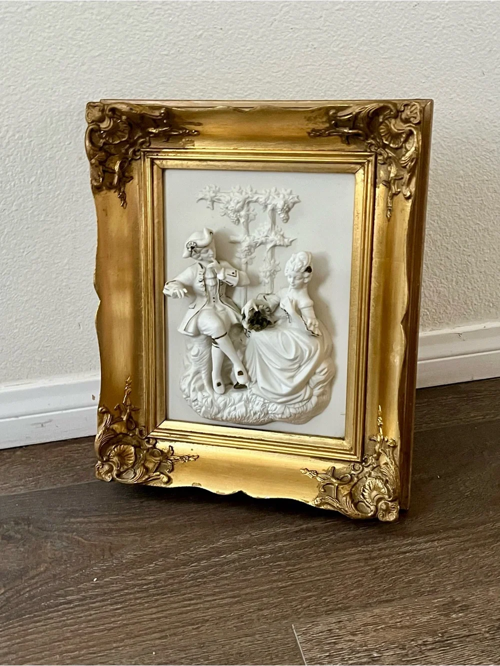 Vintage alt Meissen Porcelain Wall Plaque Framed Ornate Gold Frame 12/14”